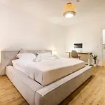 Central & Exclusive Amenities