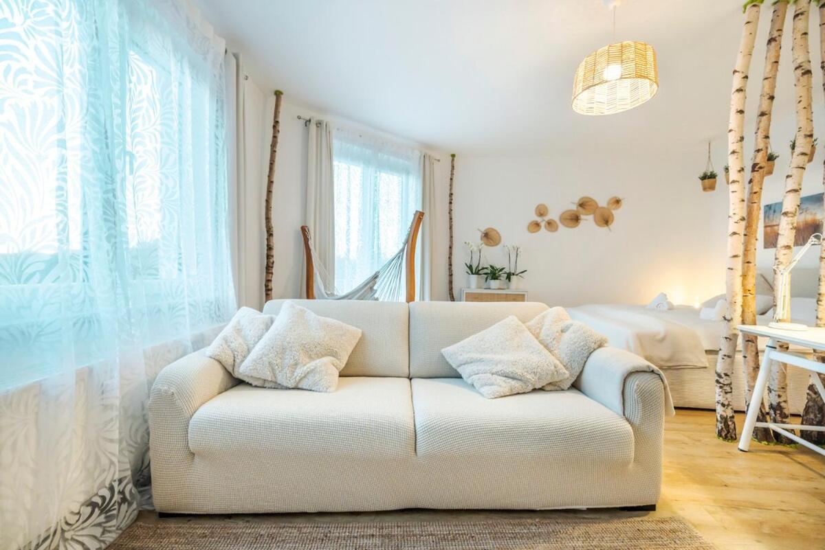 & Exclusive Amenities Apartment *